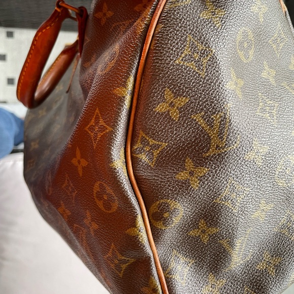 Authentic Louis Vuitton Speedy 35 (Vintage) - Picture 11 of 16
